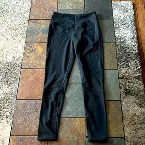 Victoria’s Secret sport leggings with fun cut-outs in the back. Size Med. EUC.